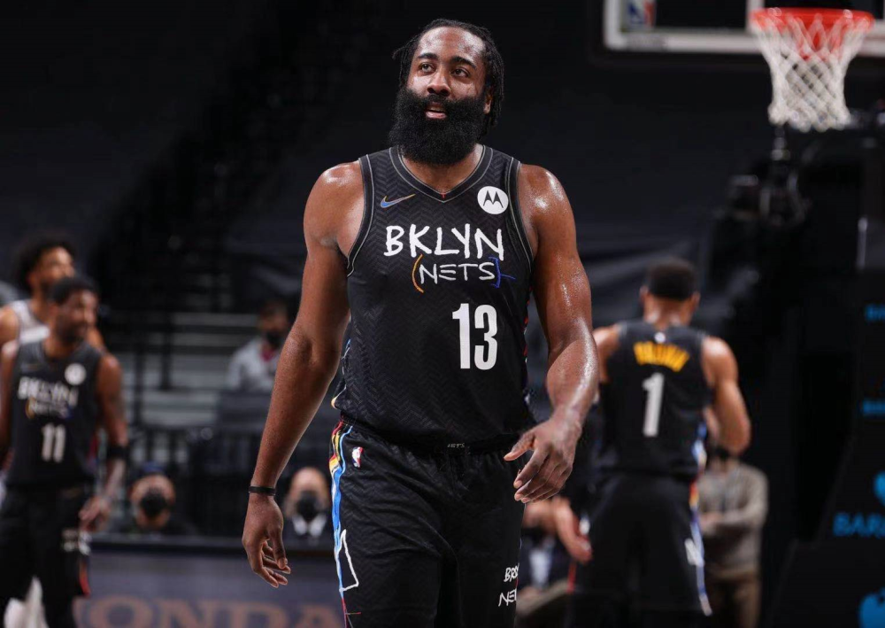 窗口期阿斯顿维拉备战NBA常规赛，调整名单细节曝光，压力陡增，更衣室氛围转暖的简单介绍