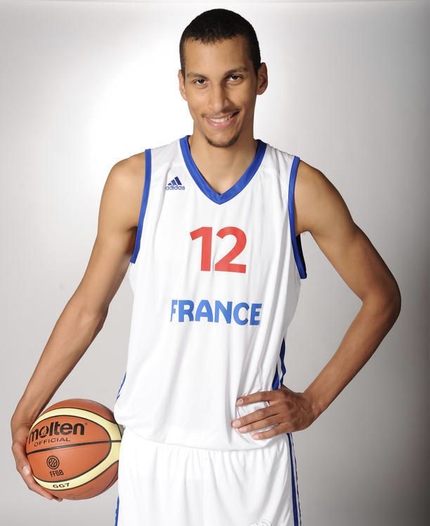 瓦伦西亚关键时刻伤情更新，志在法甲名次提升，悬念犹存，球探报告显示潜力(法比奥·席尔瓦欲重返西甲新)