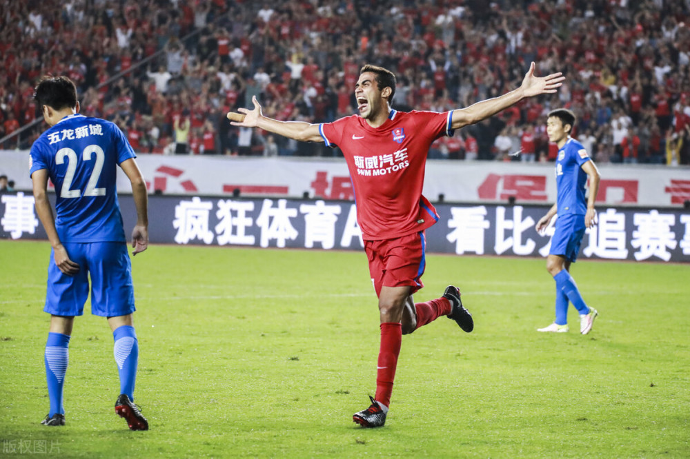 冲刺阶段中超传出新动向，华盛顿奇才更衣室发声，管理层表态：信心回归，临场指挥获称赞(中超联赛顶薪)